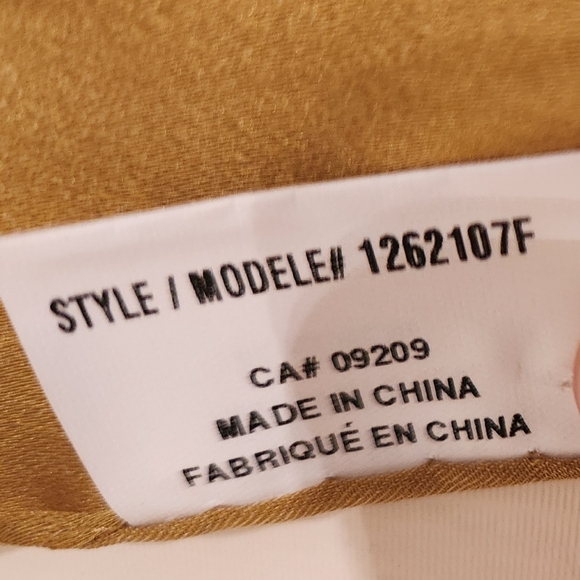 CLEO Brand Scarf - Picture 5 of 5